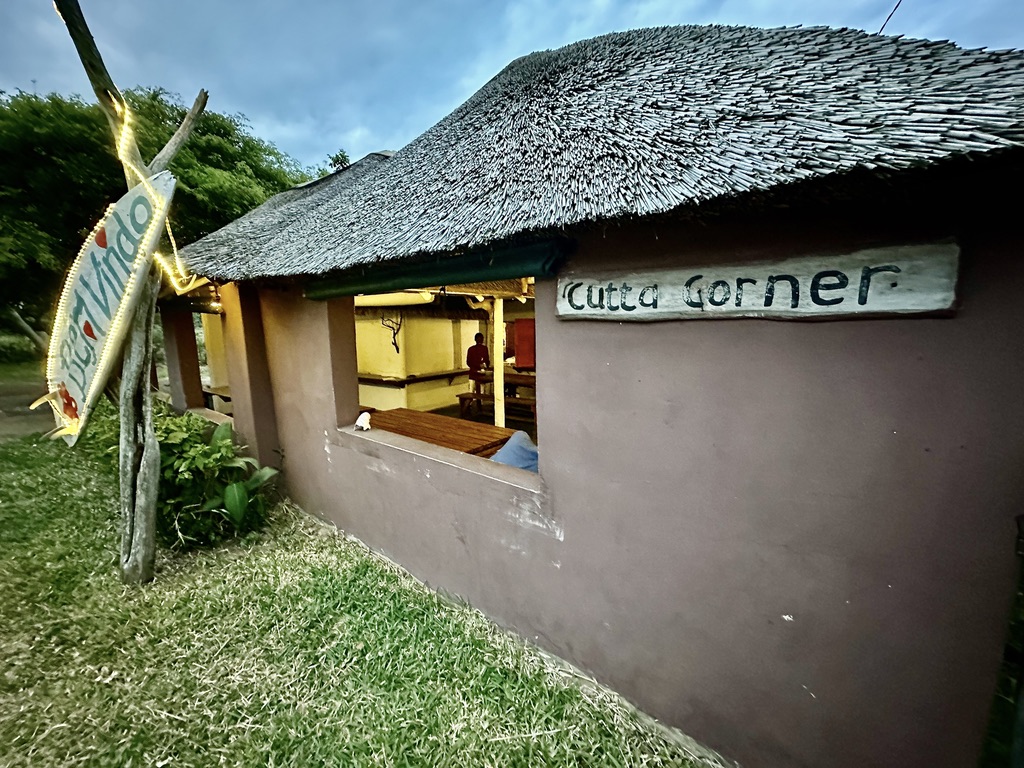 restaurant in ponta mamoli mozambique