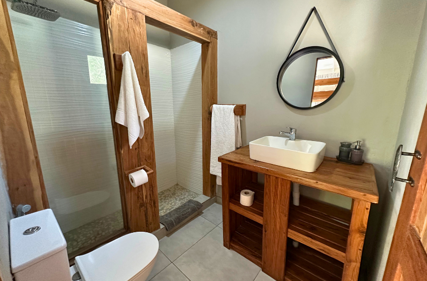 Bathroom 4 Makana 3A Ponta Mamoli