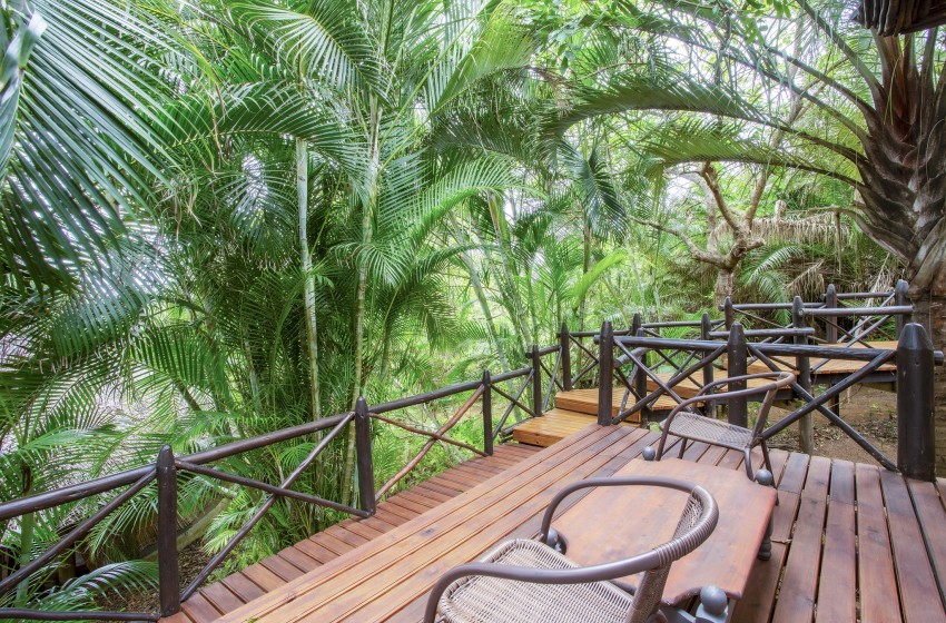 exterior deck at Baleia Azul 23, Ponta Mamoli
