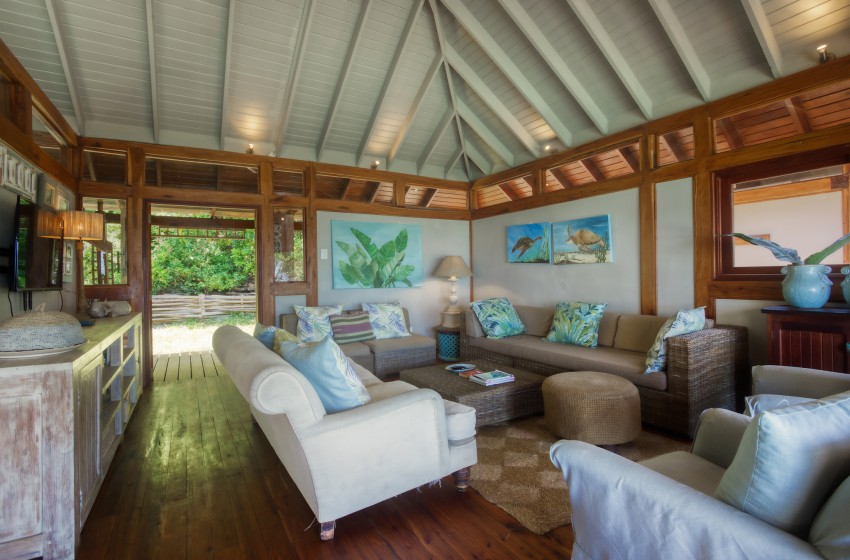 Lounge area at Aloha 6 in Ponta Mamoli