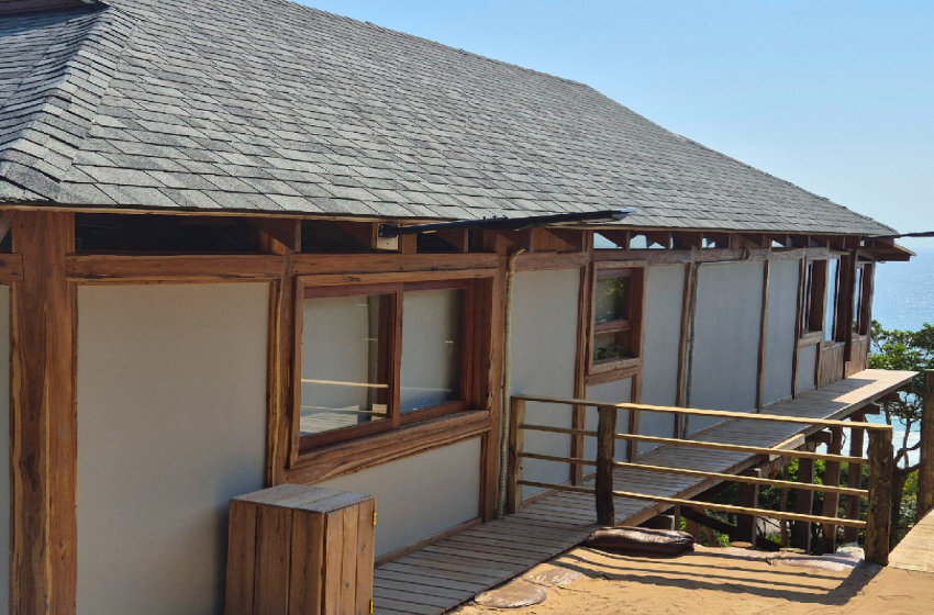 Exterior view of V&K Peak in Ponta Mamoli