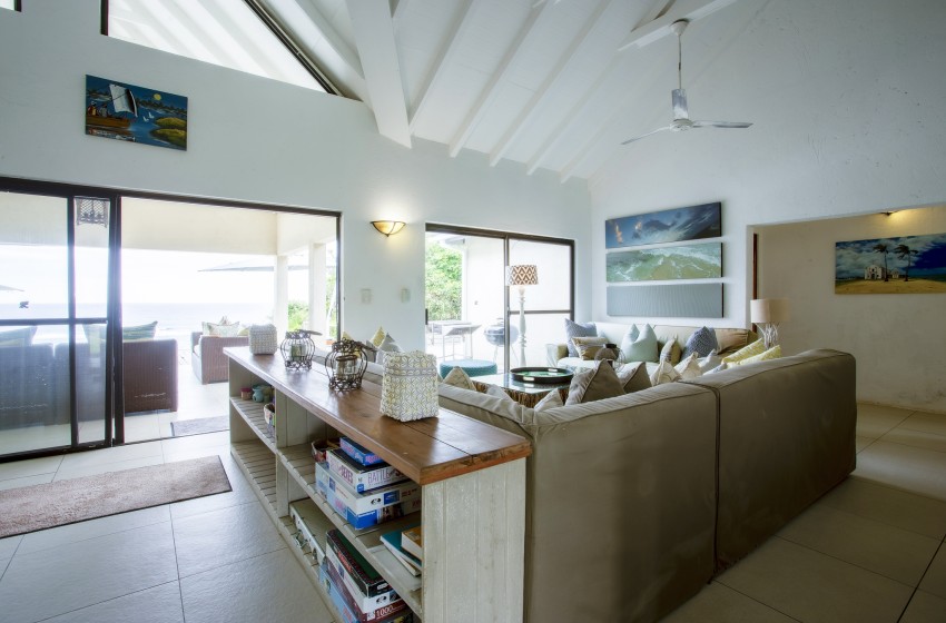 Kitchen at Baleia Azul 20 in Ponta Mamoli