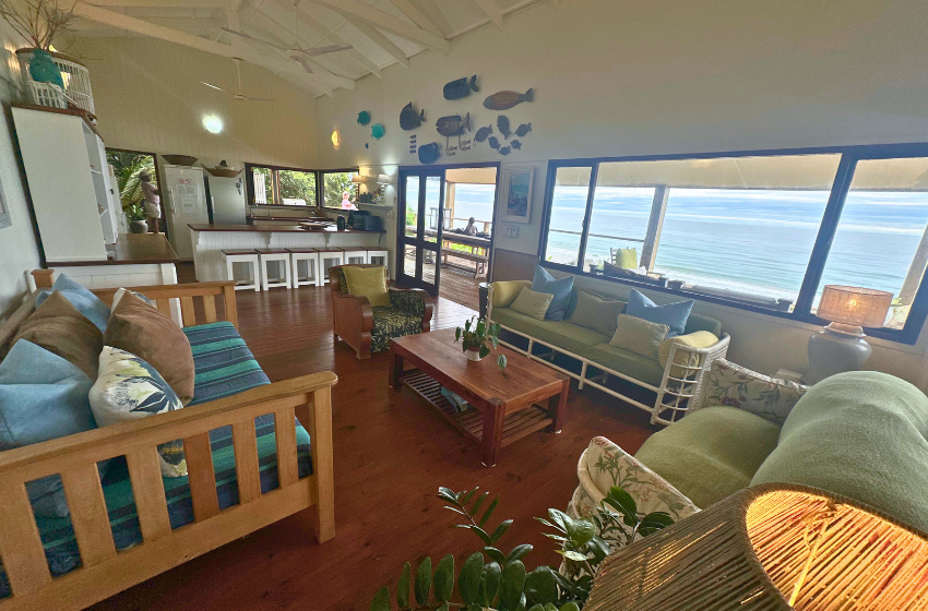 Living room with sea view at Mar Azul 4 in Ponta Malongane 