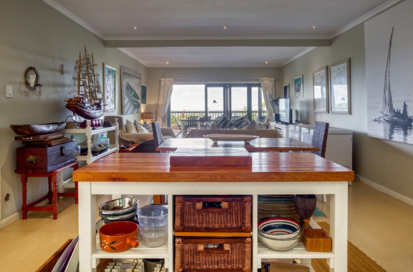 Kitchen showing island at Campismo Ninho 40 in Ponta Malongane