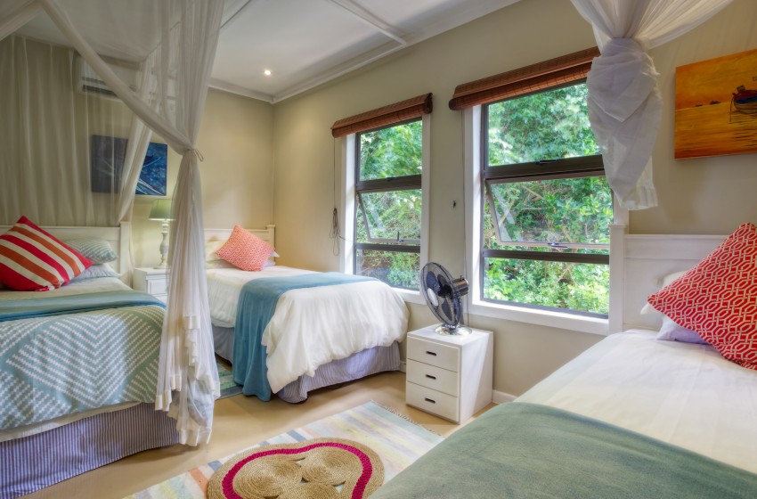 Bedroom 3 at Campismo Ninho 40 in Ponta Malongane