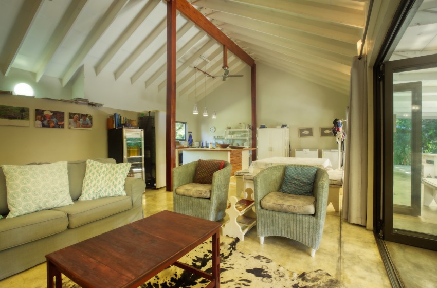Lounge seating at Baleia Azul 26 in Ponta Mamoli