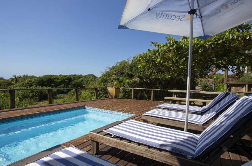 Swimming pool at Baleia Azul 15 in Ponta Mamoli