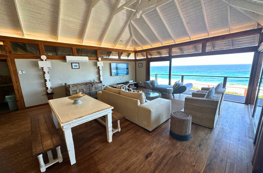 Lounge at Aloha 17 in Ponta Mamoli