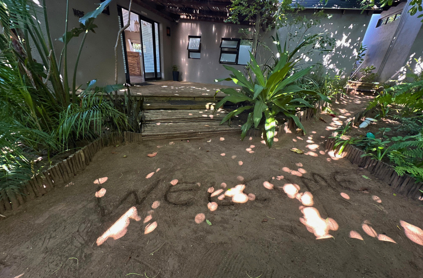 entrance at Baleia Azul 11 in Ponta Mamoli