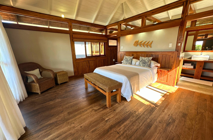 bedroom 2 with bathroom at Aloha 3 in Ponta Mamoli