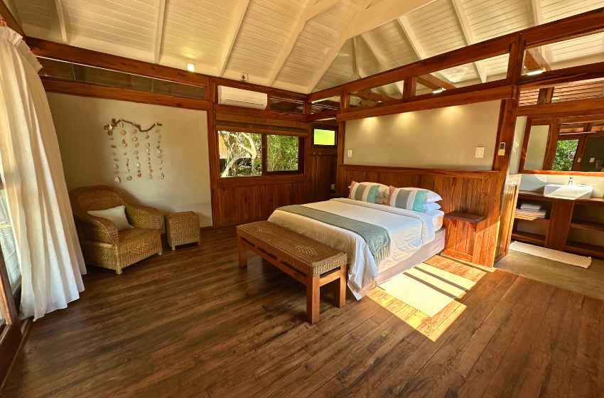 bedroom 3 with bathroom at Aloha 3 in Ponta Mamoli