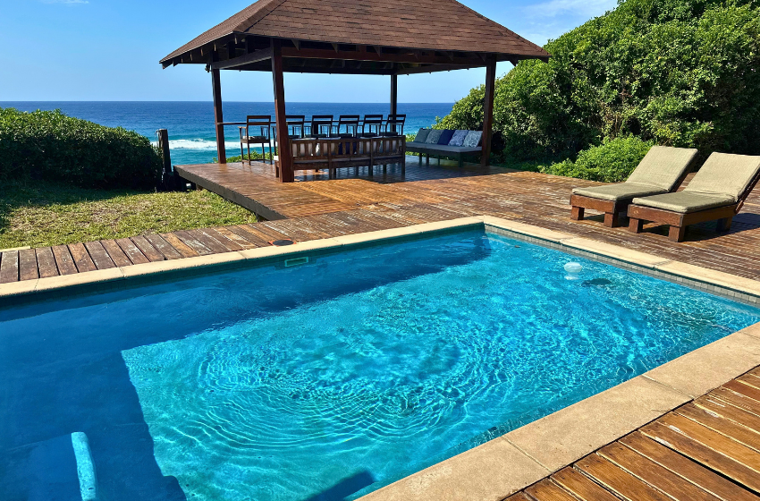 pool at Aloha 3 in Ponta Mamoli
