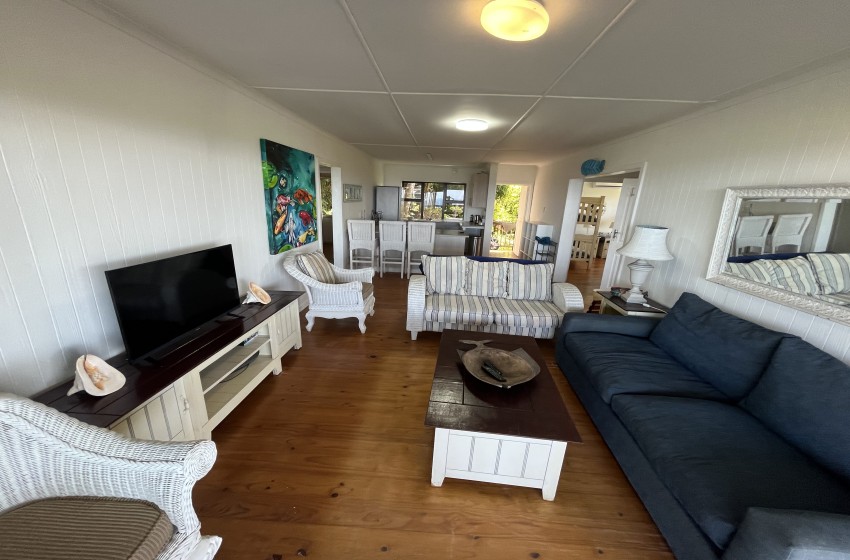 lounge with TV at campismo ninho 28 in Ponta Malongane