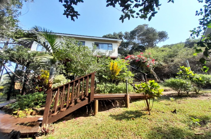 exterior view of campismo ninho 28 in Ponta Malongane