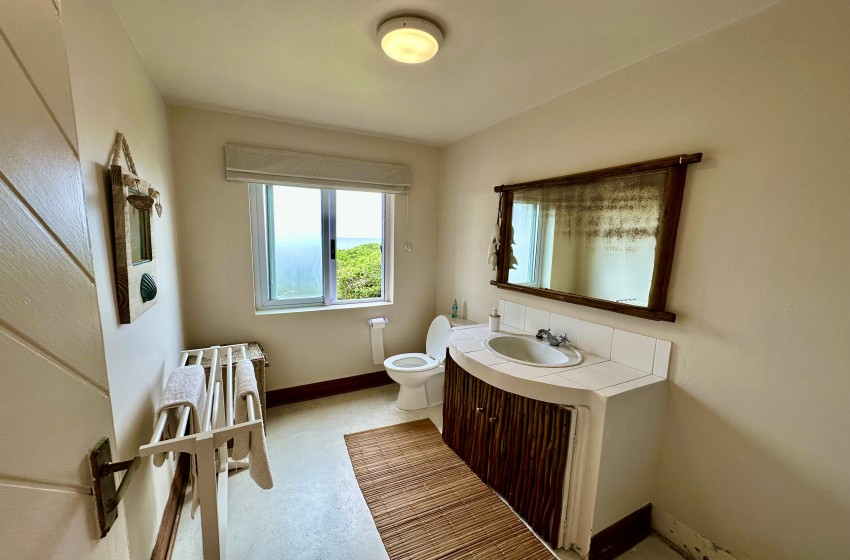 bathroom 3 at kangela 11 in Ponta Malongane