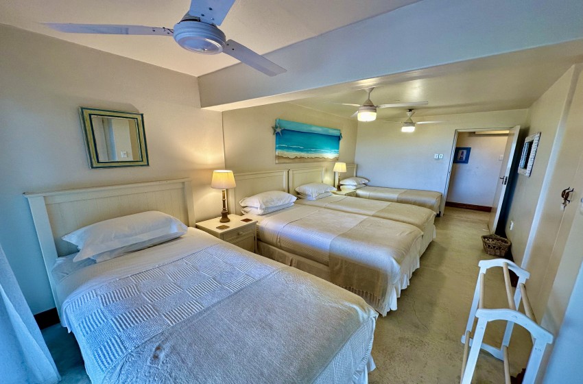 bedroom 4 with singles at kangela 11 in Ponta Malongane