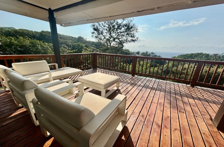 deck with sea view at Campismo Ninho 41 in Ponta Malongane
