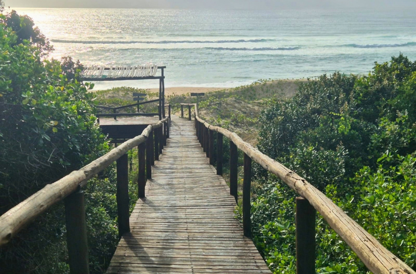 walkway to the beach at Kangela 14 in Ponta Malongane