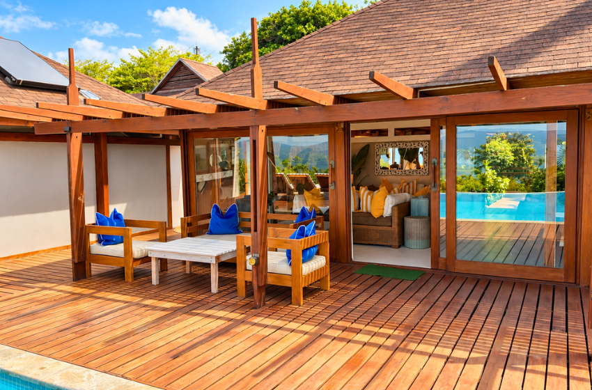 exterior seating at Aloha 7 in Ponta Mamoli