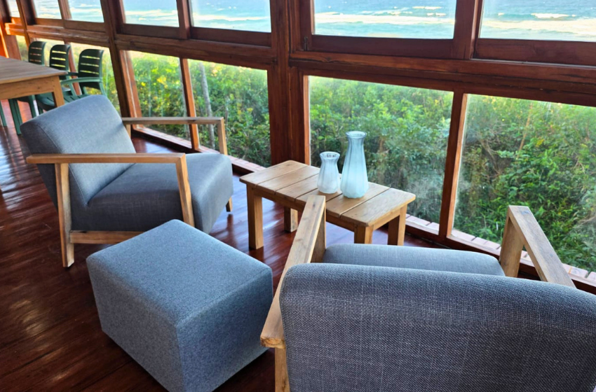 lounge area at Makana 3A chalet in Ponta Mamoli