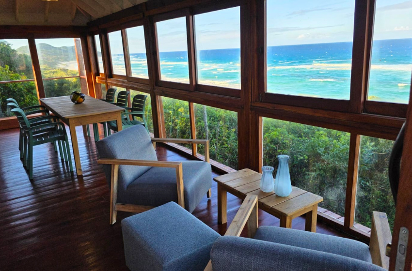 veranda with sea view at Makana 3A chalet in Ponta Mamoli