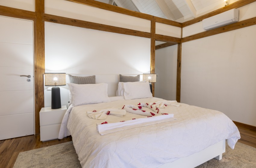 bedroom 1 at Aloha 8 in Ponta Mamoli