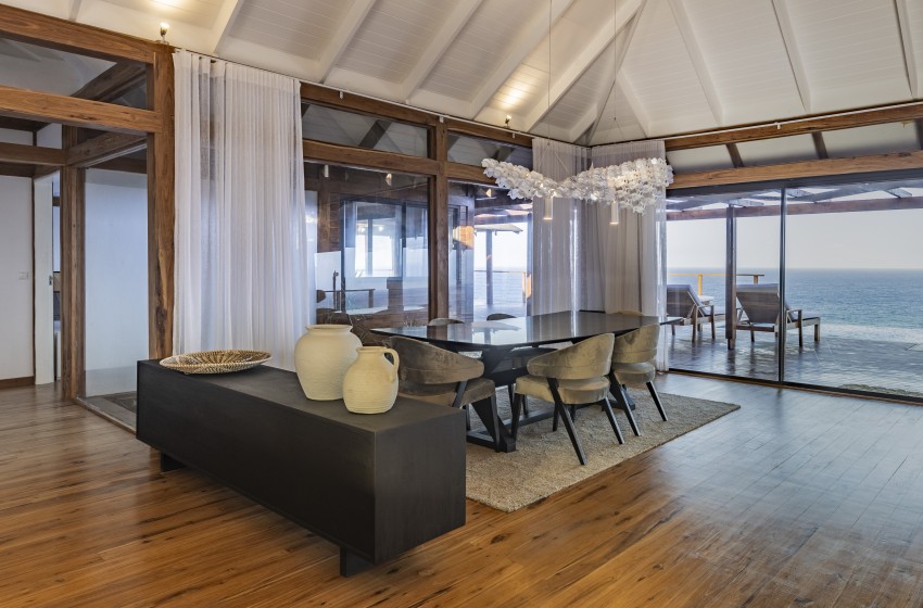living area overlooking the sea at Aloha 8 in Ponta Mamoli