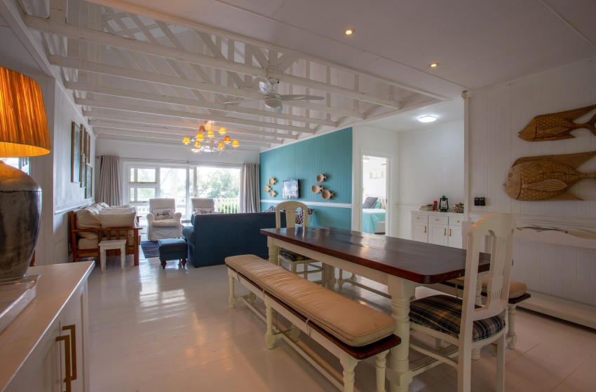 open plan living area at Casa Branca in Ponta do Ouro