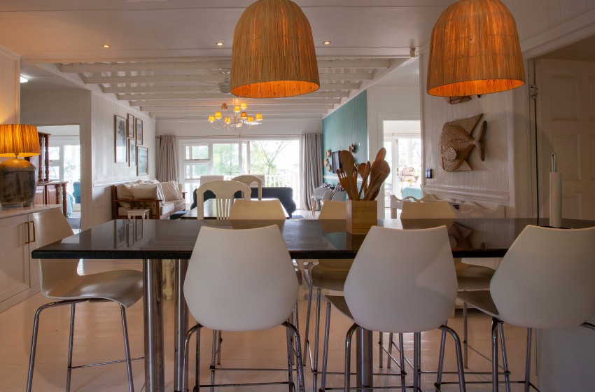 dining area at Casa Branca in Ponta do Ouro