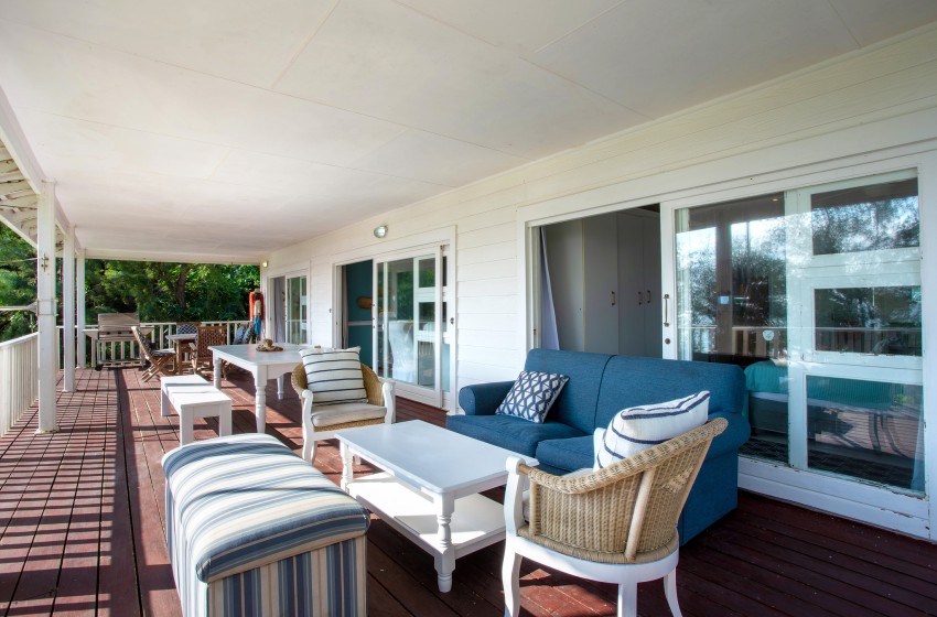 veranda with seating at Casa Branca in Ponta do Ouro